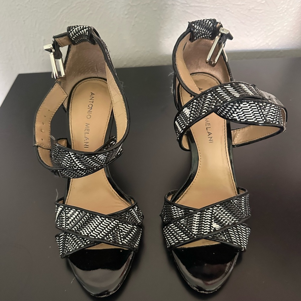 Antonio Melani Black & White Strappy High Heel Sandals – Size 6.5 🤍
